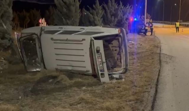 Tır otomobil çarpıştı