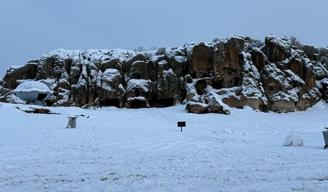Afyon İhsaniye'de yoğun kar yağışı