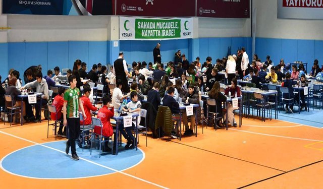 Afyon'da okul sporları satranç müsabakaları tamamlandı