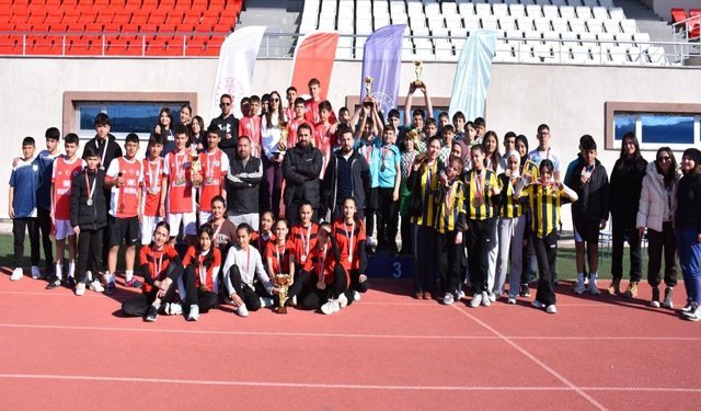Afyon Yıldızlar Atletizm Müsabakaları sona erdi