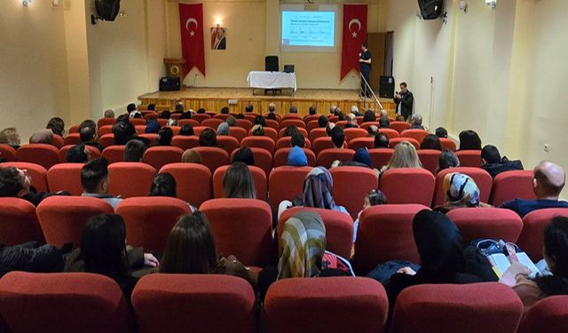 Emirdağ'da öğretmenlere Temel İlk Yardım Eğitimi verildi