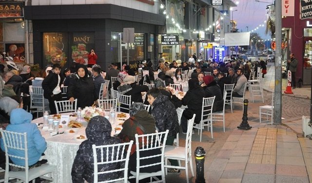 Afyon'da yöresel menülü iftar sofrası