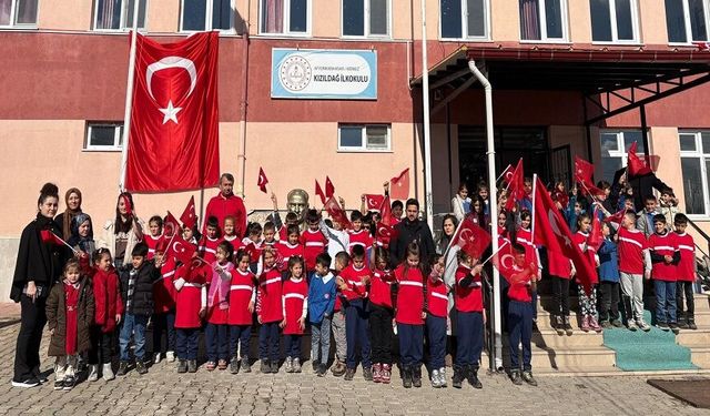 Kızıldağ İlkokulu’nda Bayrak etkinliği