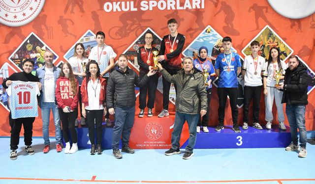 Afyon'da Floor Curling gençler müsabakaları tamamlandı