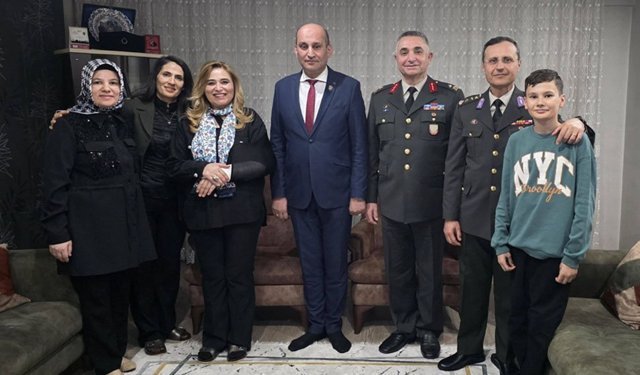 Paşa’dan Kumartaşlı ailesine bayram ziyareti