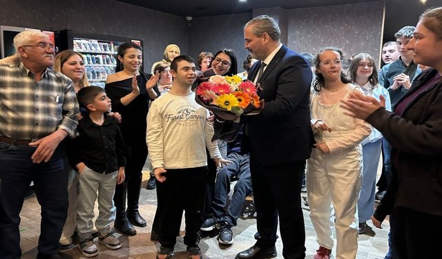 Otizmli çocuklardan Rektör Aslan’a Tıp Bayramı sürprizi