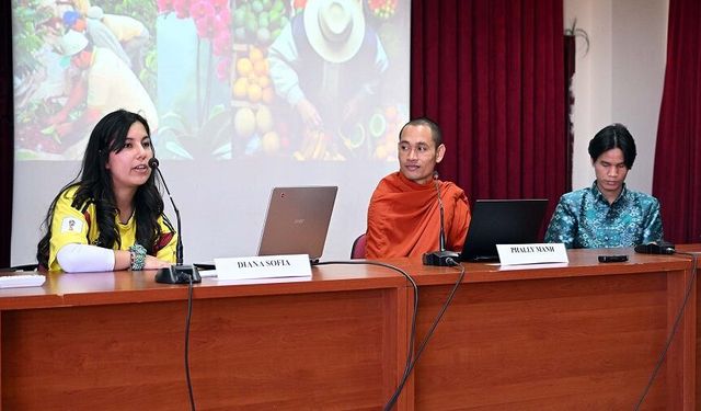 AKÜ’de Kamboçya ve Kolombiya Kültürü tanıtıldı