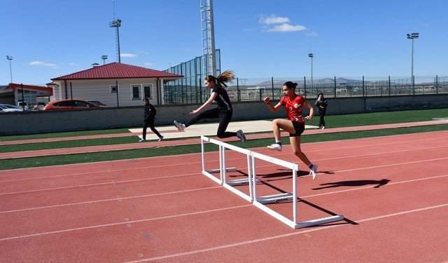 Okul Sporları Atletizm Müsabakaları tamamlandı