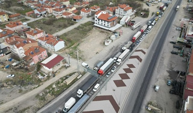 Afyon çevre yollarında bayram yoğunluğu