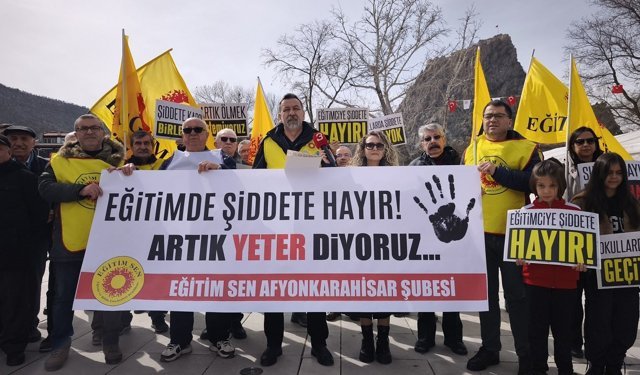 Afyon'da Eğitim Sen ve Eğitim İş, Zafer Meydanında