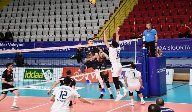 Afyon’da voleybol aday hakem kursu başvuruları