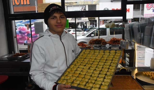 Afyon'un şampiyon baklavacısı!..
