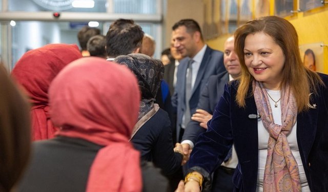 Başkan Burcu Köksal personeliyle bayramlaştı