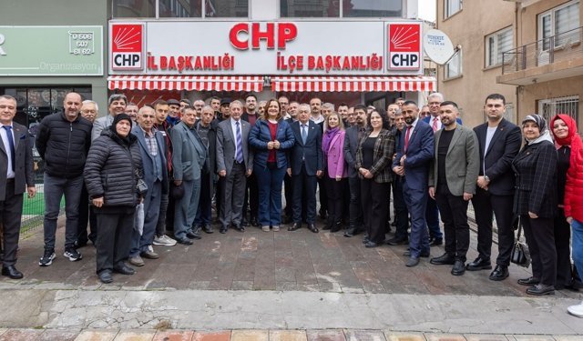 Başkan Burcu Köksal, partililerle bayramlaştı