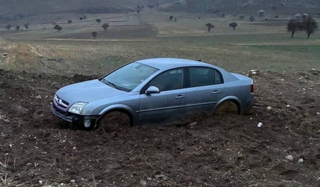 Dinar'da trafik kazası, 3 yaralı