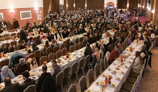 Sandıklı'da büyük iftar sıfrası