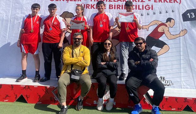 Afyonlu özel sporcular Samsun'da zirveyi bırakmadı