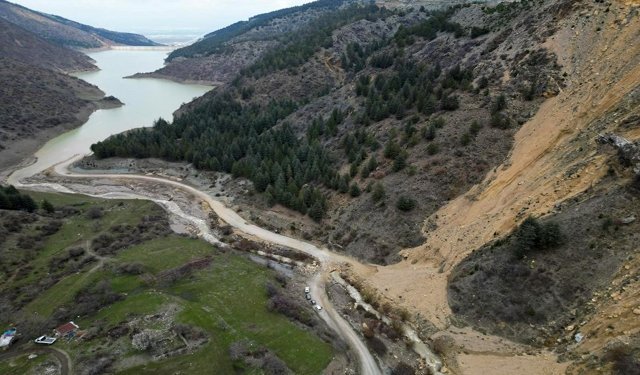 Heyelan sonrası görüntü görenleri ürküttü