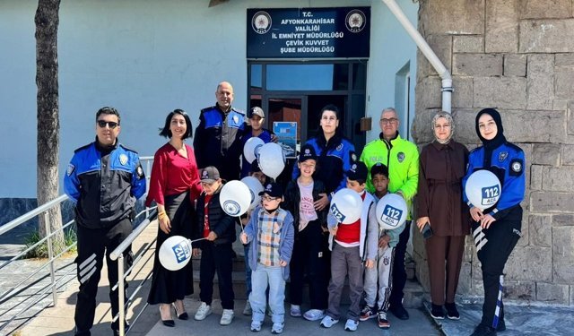 Polis amcalarından miniklere eğitim