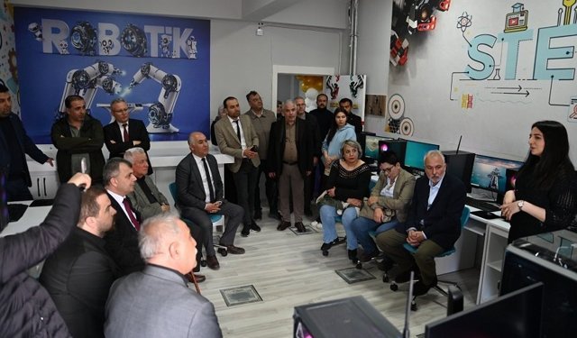 Emirdağ'da Robotik Kodlama Atölyesi açıldı