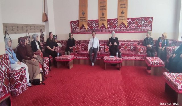 Öğretmen Akademileri’nde Sezai Karakoç anlatıldı