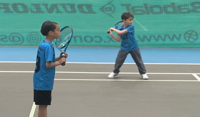 Okul sporları küçükler tenis bölge maçları başladı