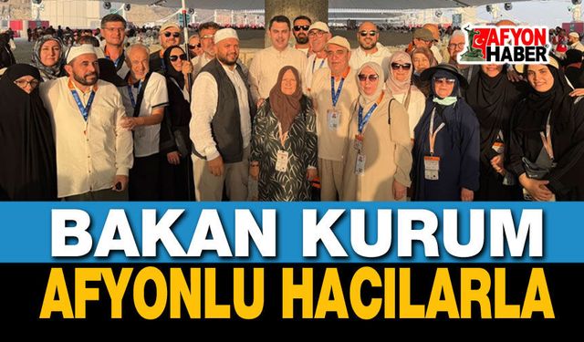 Bakan Murat Kurum, Afyonlu hacılarla bayramlaştı