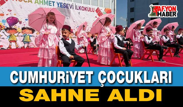 Cumhuriyet Çocukları Sahne Aldı