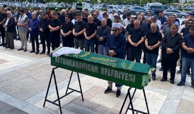Merhume Şenel Göbel, son yolculuğuna uğurlandı