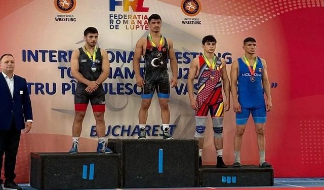 Afyonlu Güreşçiler Romanya’dan Madalyalarla Döndü