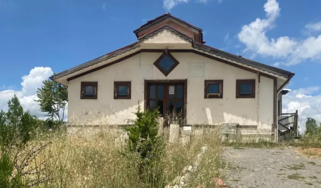 Afyon Kent Ormanı'nda Kültür Merkezine Saldırı