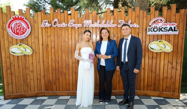 Burcu Köksal Genç Çiftin Nikahını Kıydı