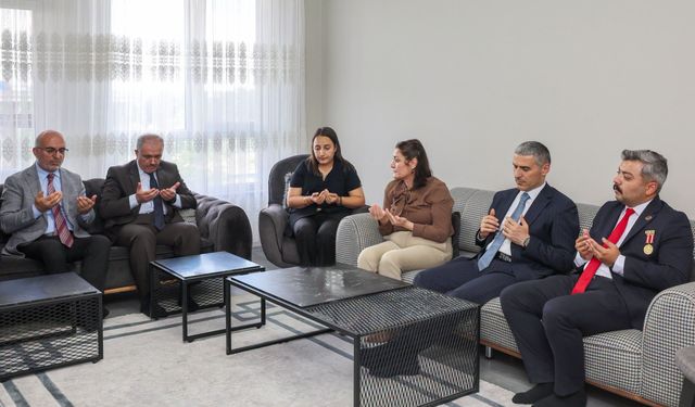 Vali Aktaş 15 Temmuz Gazisini Ziyaret Etti