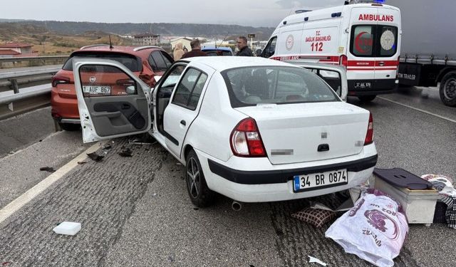 Sağanak Yağış Trafik Kazalarını Beraberinde Getirdi! Ölü ve Yaralılar Var