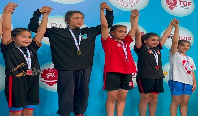 Taşoluk Güreş Spor Kulübü’nden Minikler Türkiye Şampiyonası’na Muhteşem Başlangıç