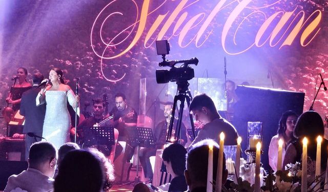 Sibel Can, Afyon'da düğünde sahne aldı