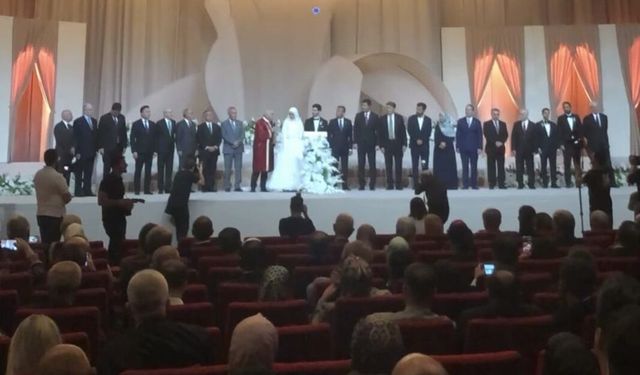 Davutoğlu Ailesi'nin mutlu günü