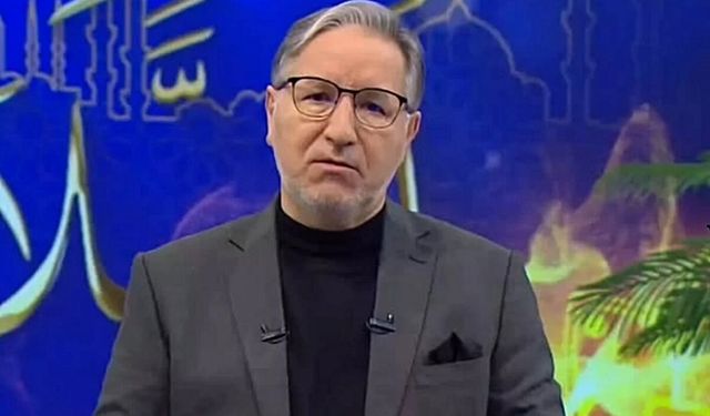 İlahiyatçı Mustafa Karataş canlı yayında acı haberi aldı