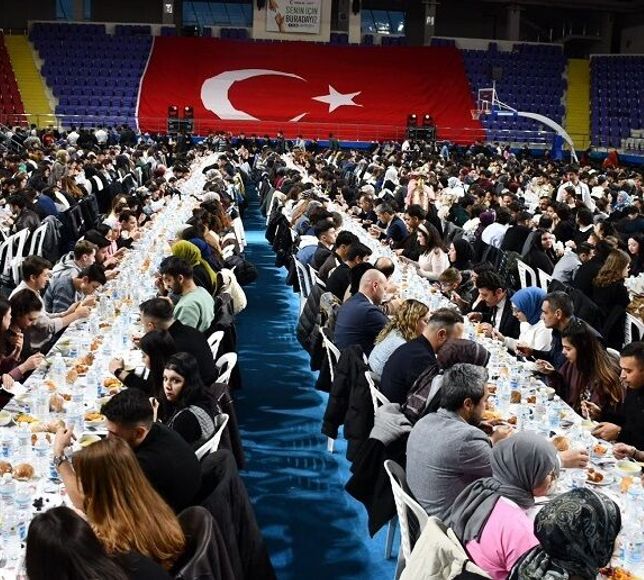 AFYON'DA KAMPUS İFTARI