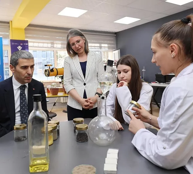 Vali Naci Aktaş, BİLSEM'li öğrencilerle