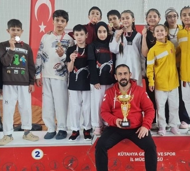 Erkmen BSK Tekvando Takımından büyük başarı