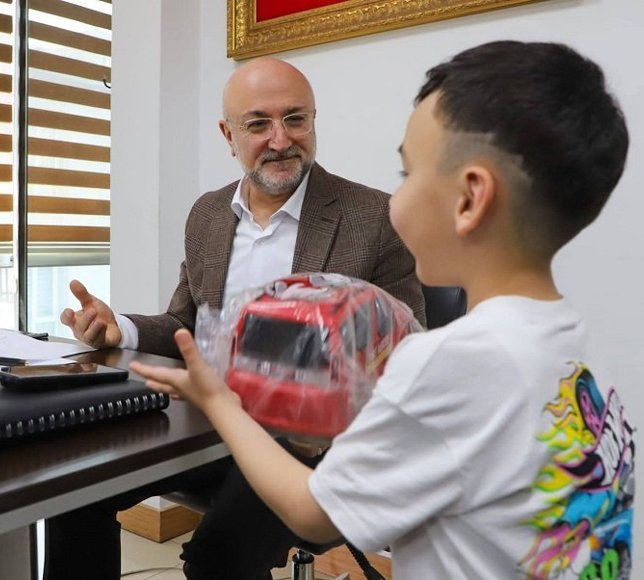 Bizim kapımız, makam kapısı değil gönül kapısıdır