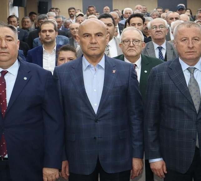 Turhan Çömez: Türkiye sahipsiz değil