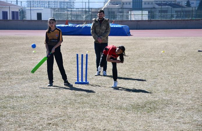 Afyon Küçük Kızlar Kriket Müsabakaları tamamlandı