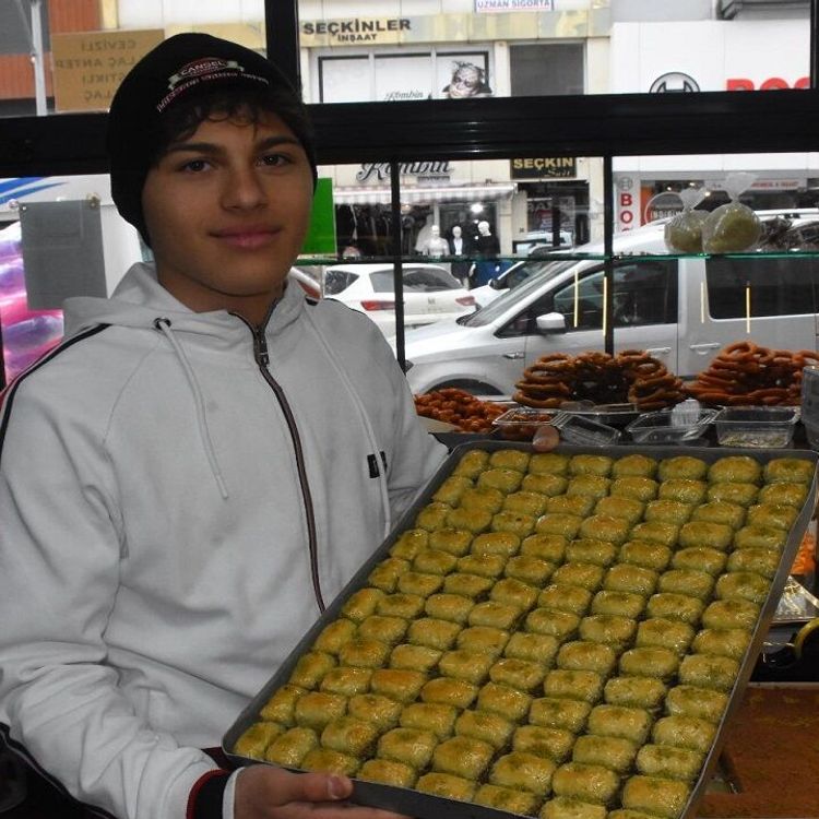 AFYONKARAHİSAR'IN ŞAMPİYON BAKLAVACISI
