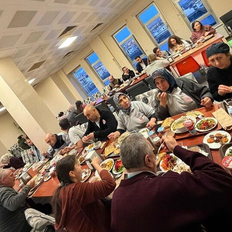 Sandıklı'da Hastane çalışanları iftarda buluştu