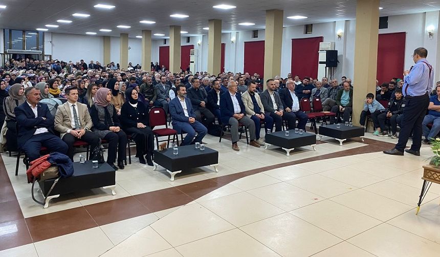 Hayati İnanç, Dazkırı’da konferans verdi