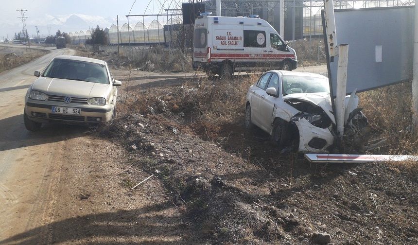 Afyon'da trafik kazası, iki sürücü yaralandı