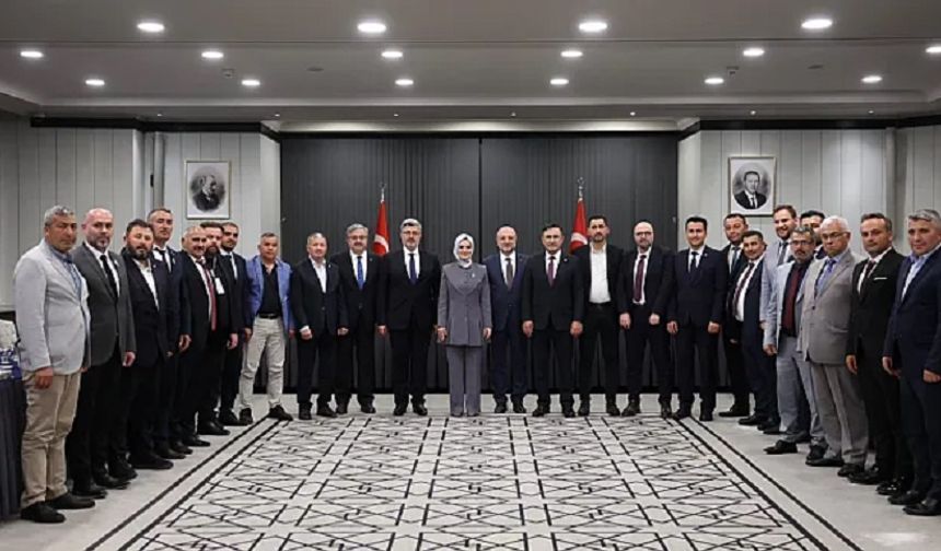 Afyonlu bakan, Afyon AK Partili siyasetçileri Ankara'da topladı