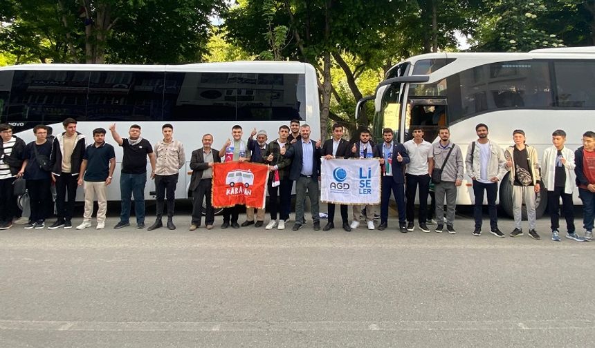 YENİ ÇAĞLAR AÇACAK GENÇLİK GELİYOR